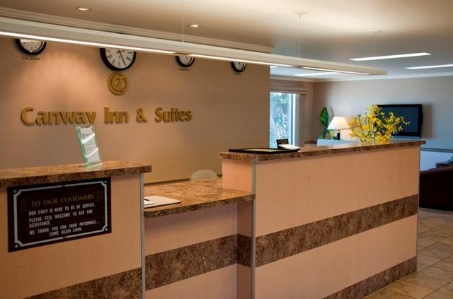 Canway Inn & Suites Dauphin Bagian luar foto