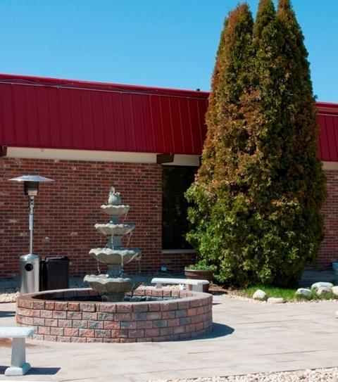 Canway Inn & Suites Dauphin Bagian luar foto