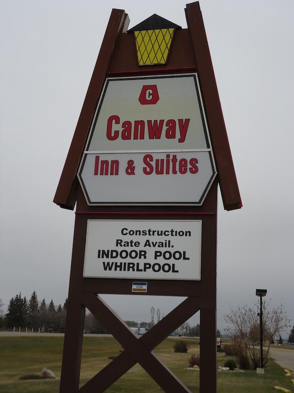 Canway Inn & Suites Dauphin Bagian luar foto
